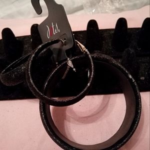 Bracelet and earrings